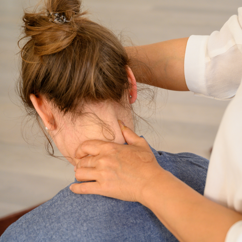 Learning thai massage pressure points